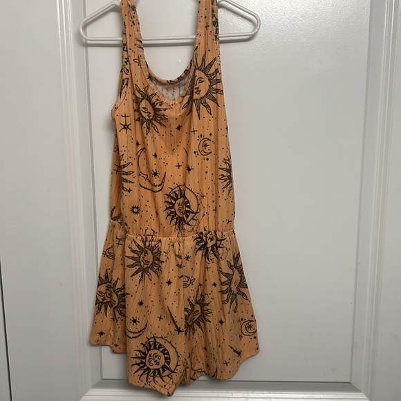 Girls romper size 10-12 - Picture 2 of 2